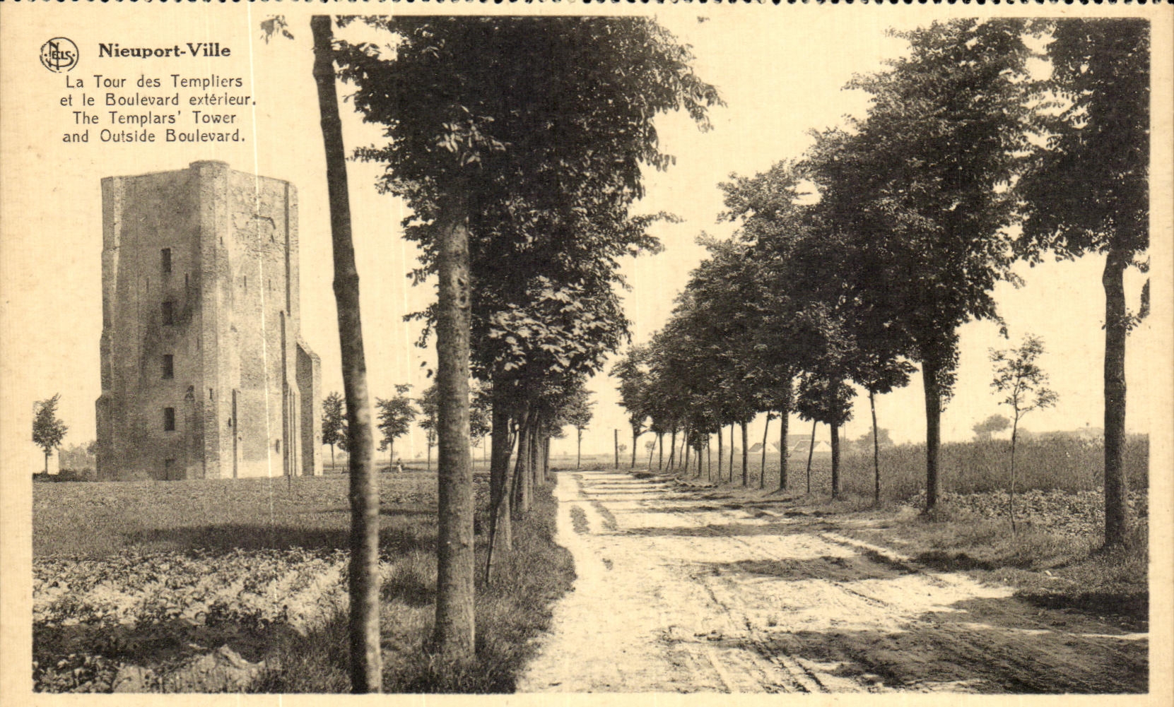 CPA Nieuport Ville La Tour des Templiers et le Boulevard exterieur The Templars Towe and Outside Boulevard