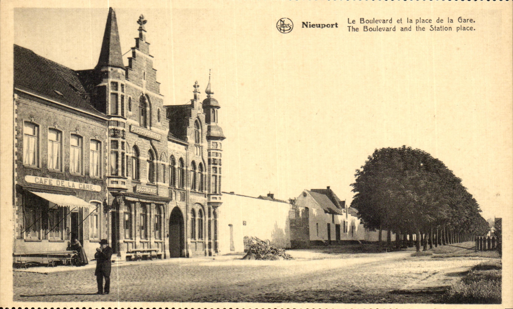 CPA Nieuport La Boulevard et la Place de la Gare 