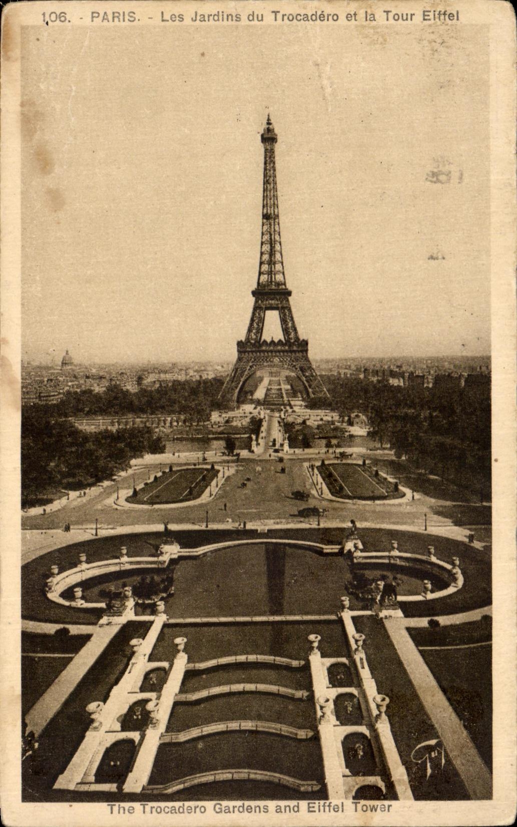 CPA Paris Les Jardins du Trocadero et La Tour Eiffel