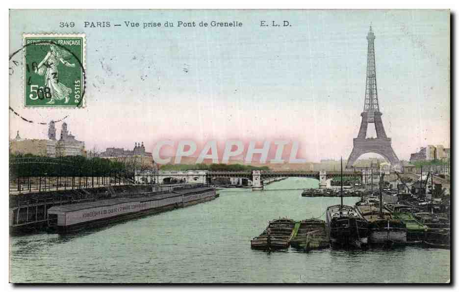 CPA Paris Vue prise du Pont de Grenelle Peniches Tour Eiffel Peniches
