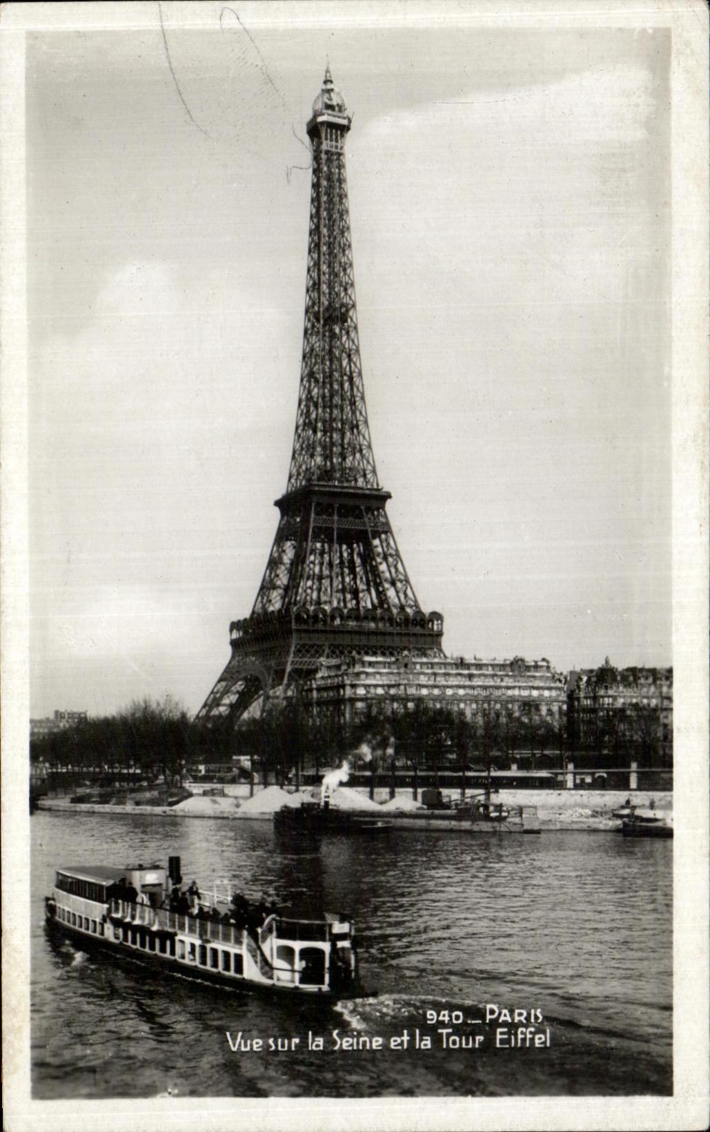 Vue sur la Seine et la Tour Eiffel — Paris — C.A.P. Paris