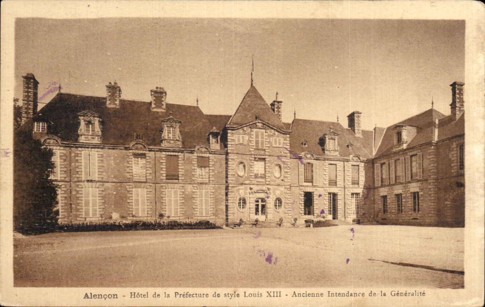CPA Alencon Hotel de la Prefecture de Style Louis Ancienne interdance de la generalate