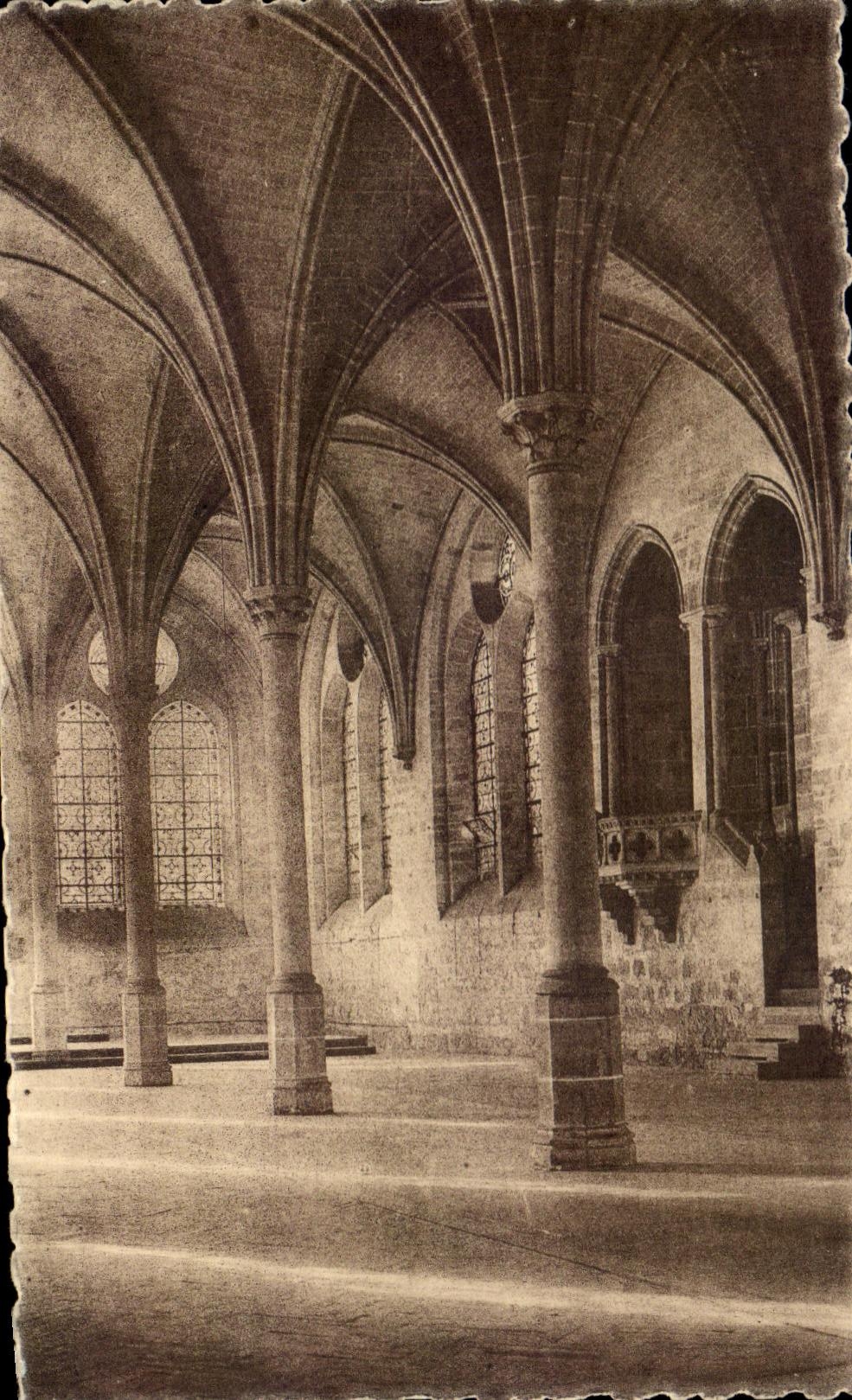 Abbaye de Royaumont — Ancien Refectoire — Edit. G. Barraud, Phot. Viarmes (S. et O.)