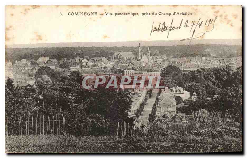 CPA Compiegne Vur Panoramique prise du Champ d'Aviation