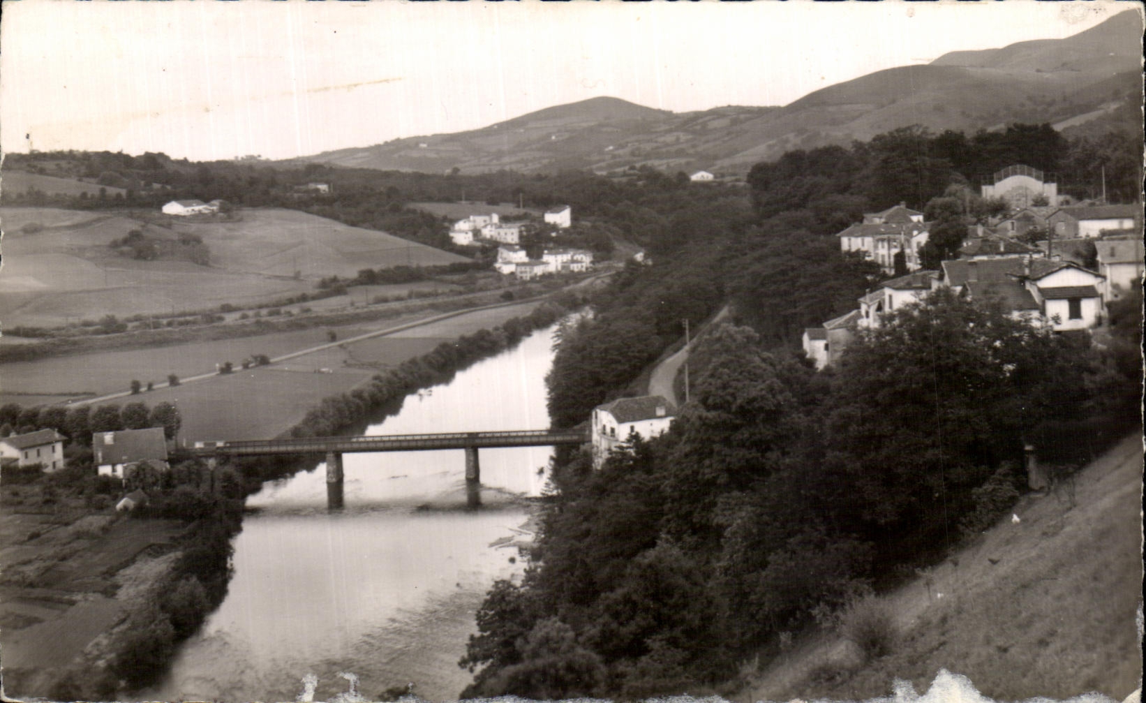 Cambo-les-Bains — Pays Basque — L. Chitarneau