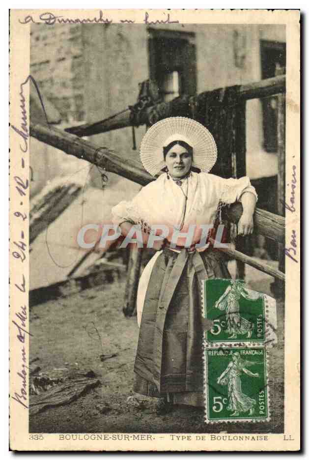 CPA Boulogne sur Mer Type de Boulonnaise Folklore Costume Peche