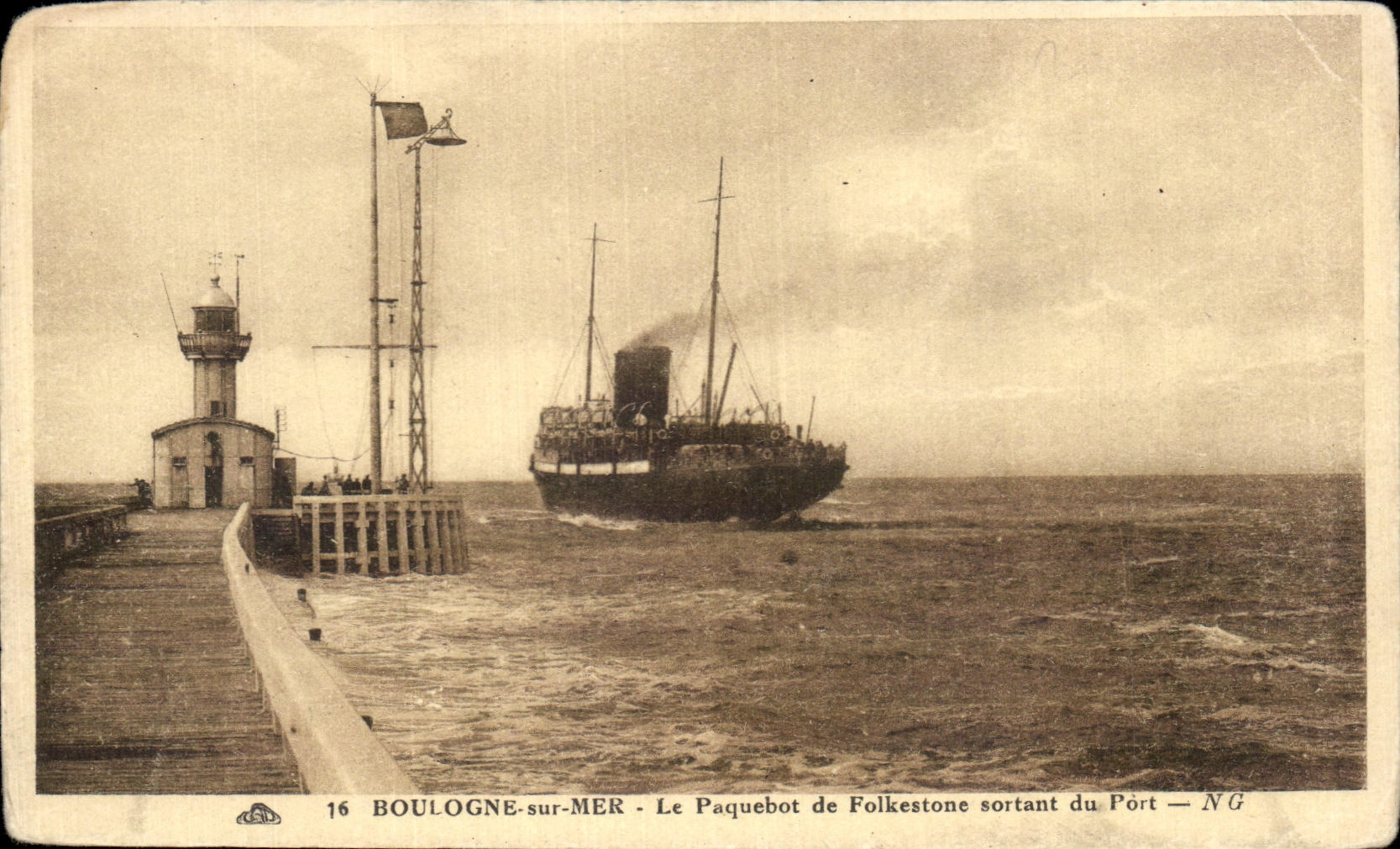 Antieke ansichtkaart Boulogne Sur Mer Het schip van Folkestone vertrekkend uit de haven