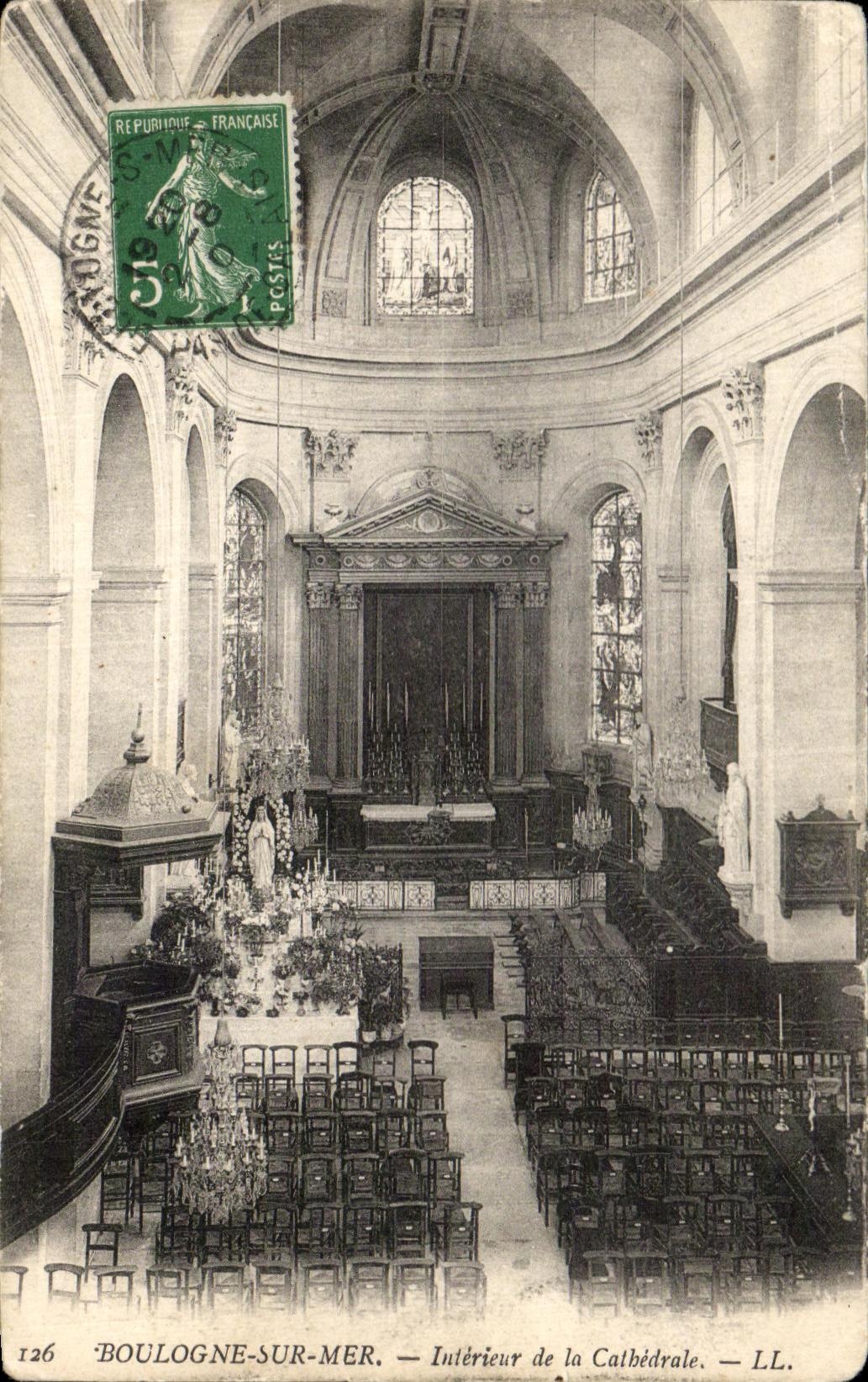 CPA Boulogne Sur Mer Interieur de la Calhedrale
