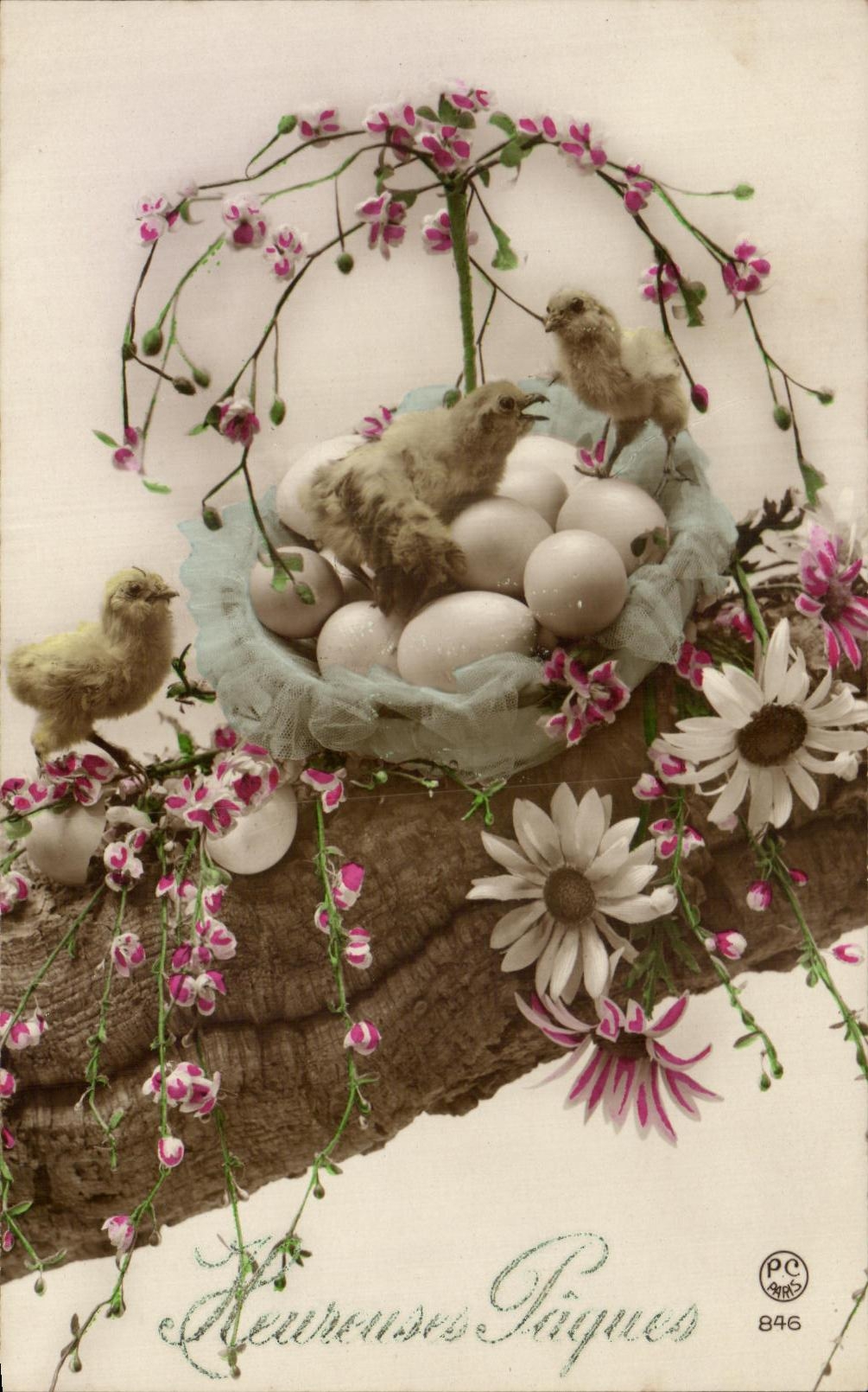CPA Fantaisie Poussins Avril Paques Oeufs 