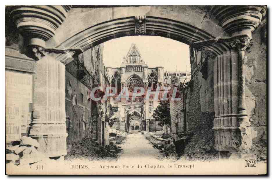 CPA Reims Ancienne Porte du Chapitre le Transept Militaria