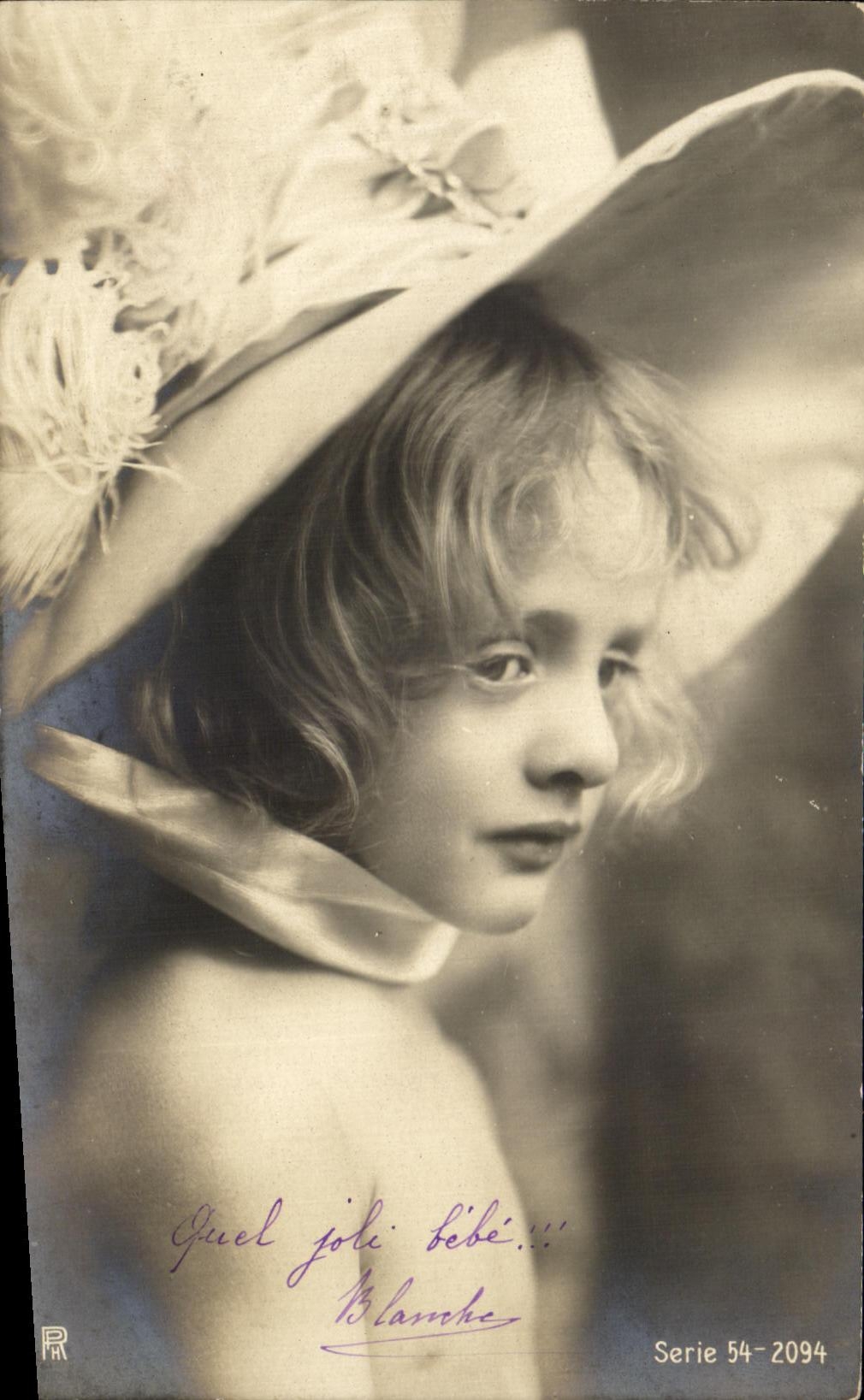 CPA Fantaisie Enfant Fille chapeau 