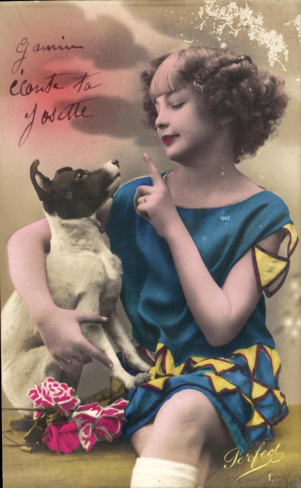 CPA Fantaisie Enfant Fille chien