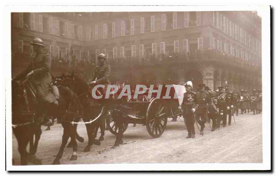 CPA Funerailles Du Marechal Foch Mans Devant La Statue De Jeanne D'Arc mars 1929 Militaria