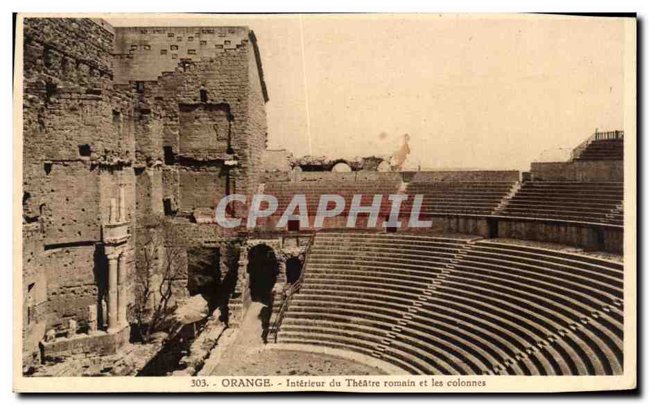 CPA Orange Interieur Du Theatre Romain Et Les Colonnes