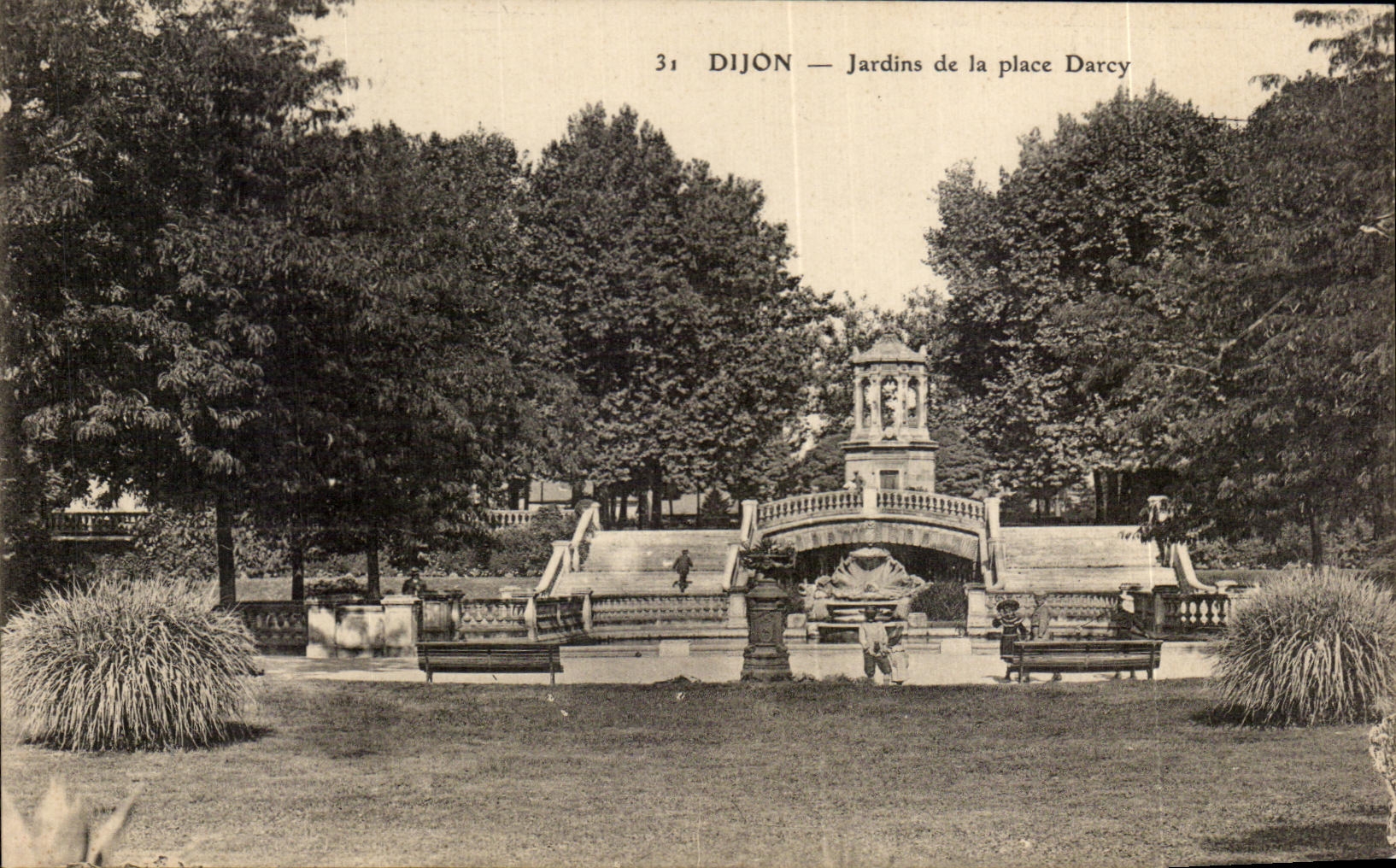 CPA Dijon Jardins de la Place Darcy