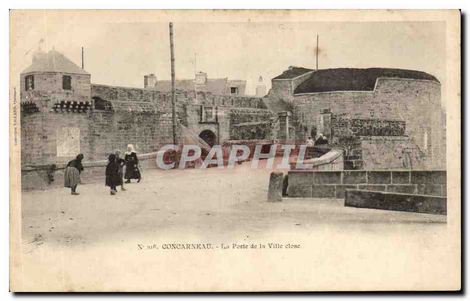 CPA Concarneau La porte de la Ville Close Enfants