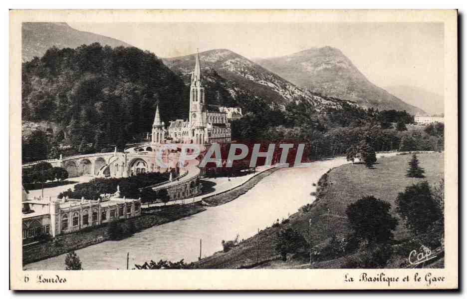 CPA De Lourdes La Basilique Et Le Gave