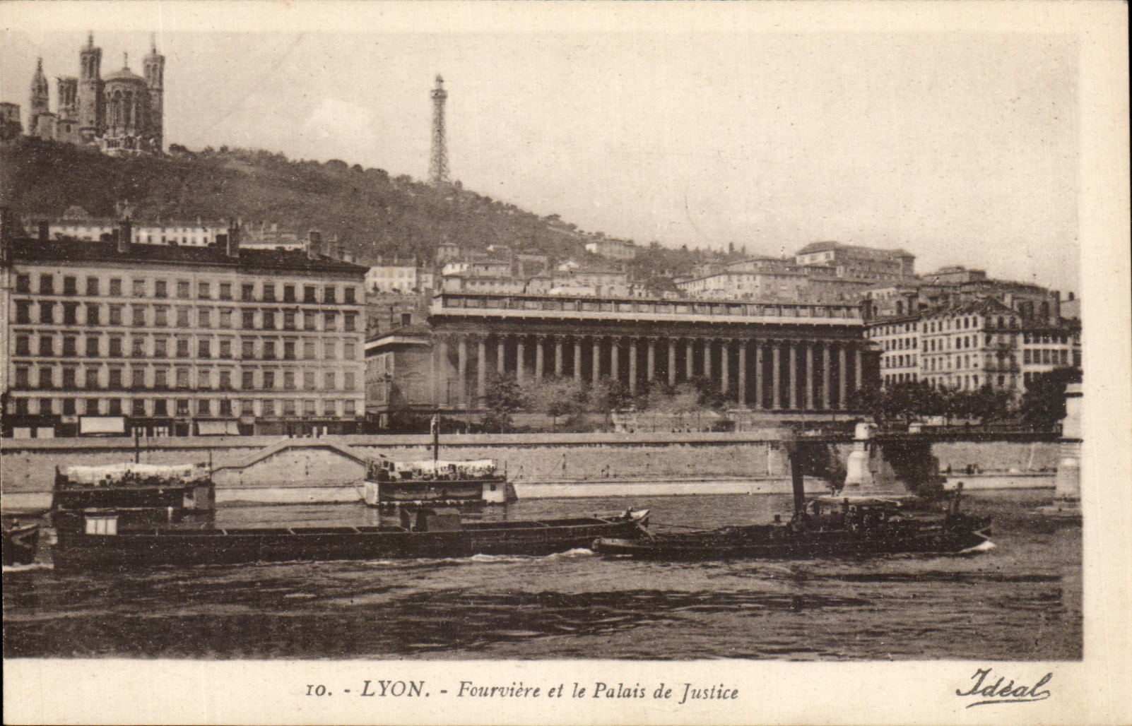 LYON - Fourvière et le Palais de Justice — Ideal