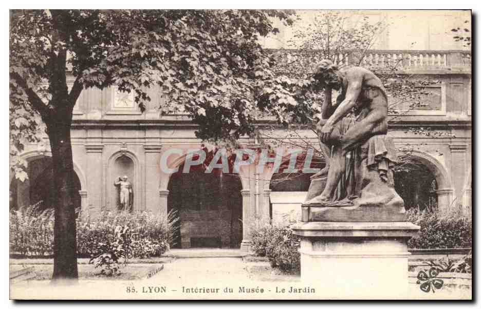CPA Lyon Interieur Du Musee Le Jardin
