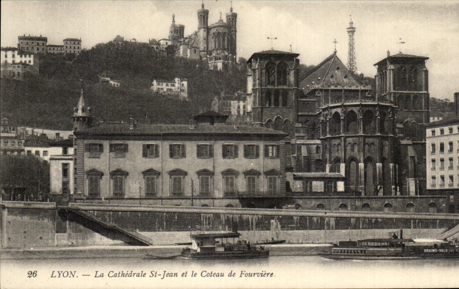 LYON — La Cathédrale St-Jean et le Coteau de Fourvière — Grains-Vals