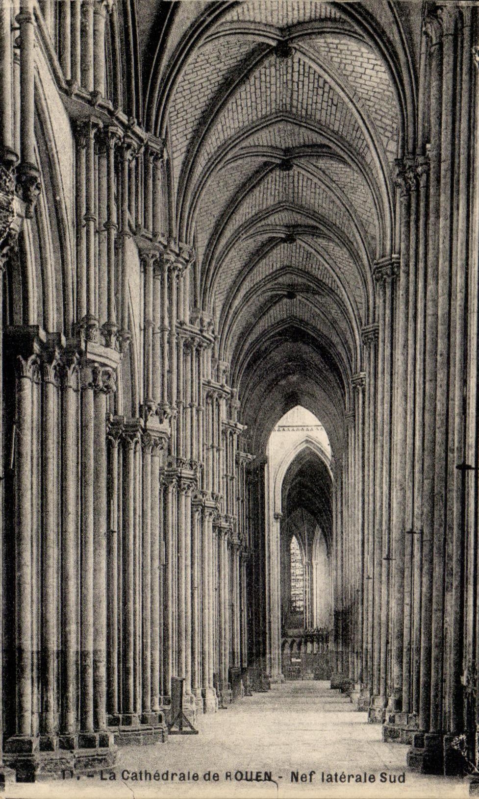 CPA La Cathedrale de Rouen Nef Laterale Sud