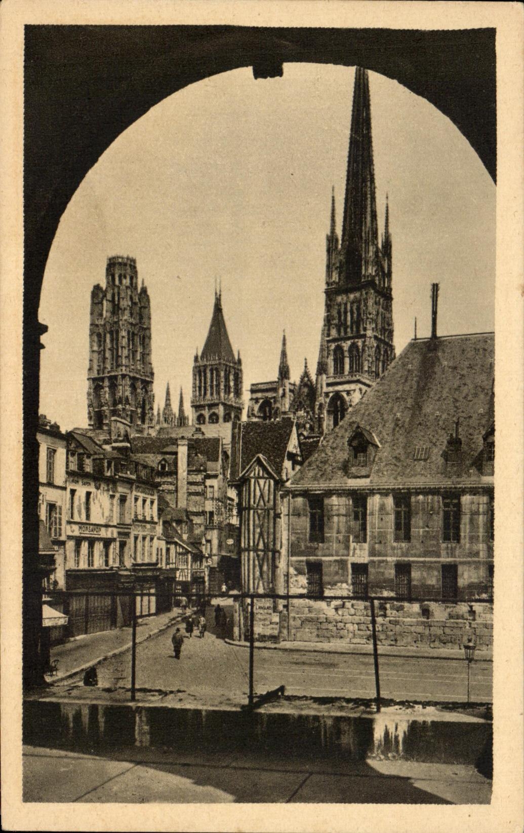 CPA Rouen La Cathedrale Vue prise de la Place de Haute Vielle Tour 