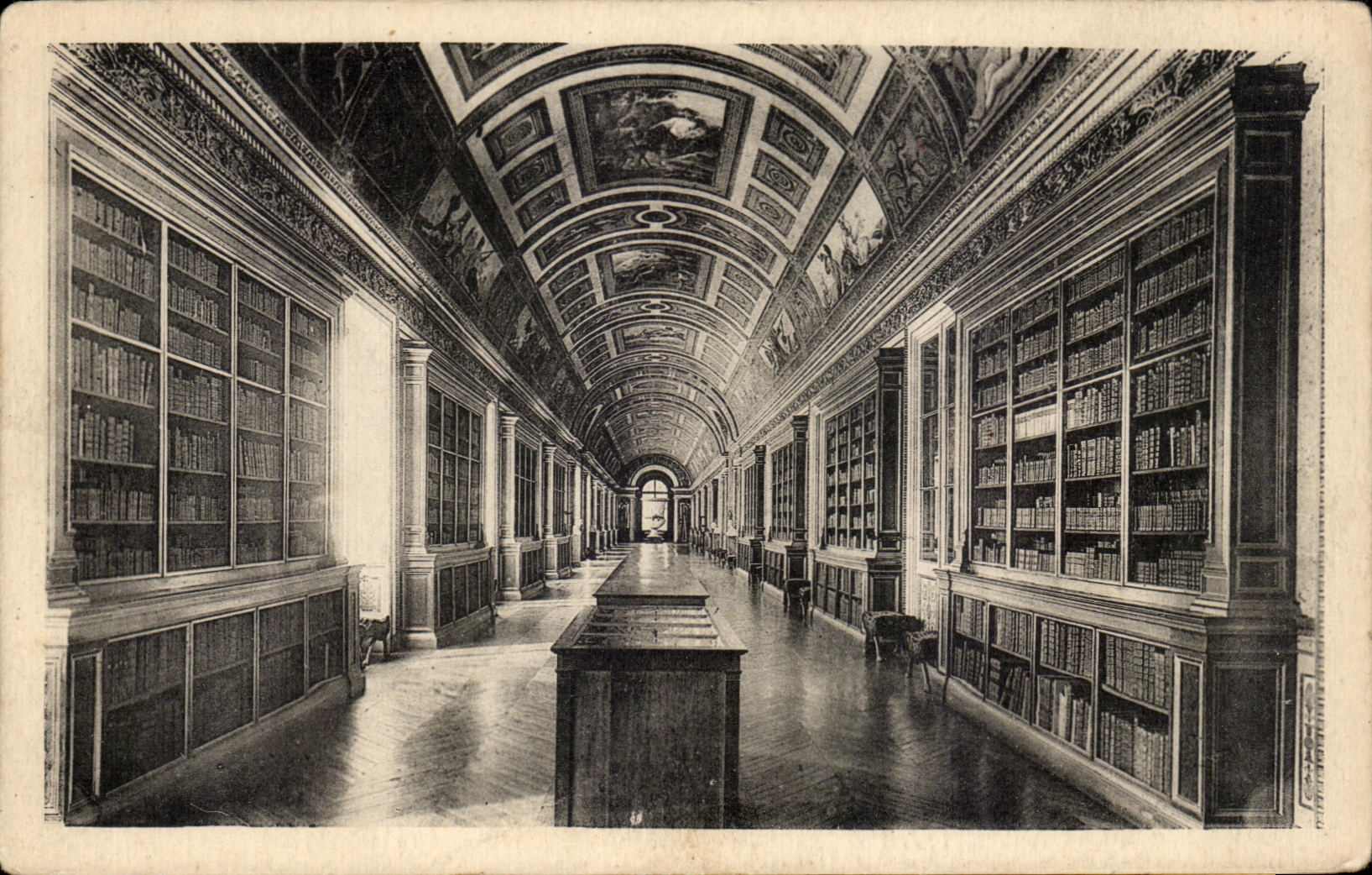 Castillo de Fontainebleau — La Galería de Diana o Biblioteca — Edición de los Museos Nacionales