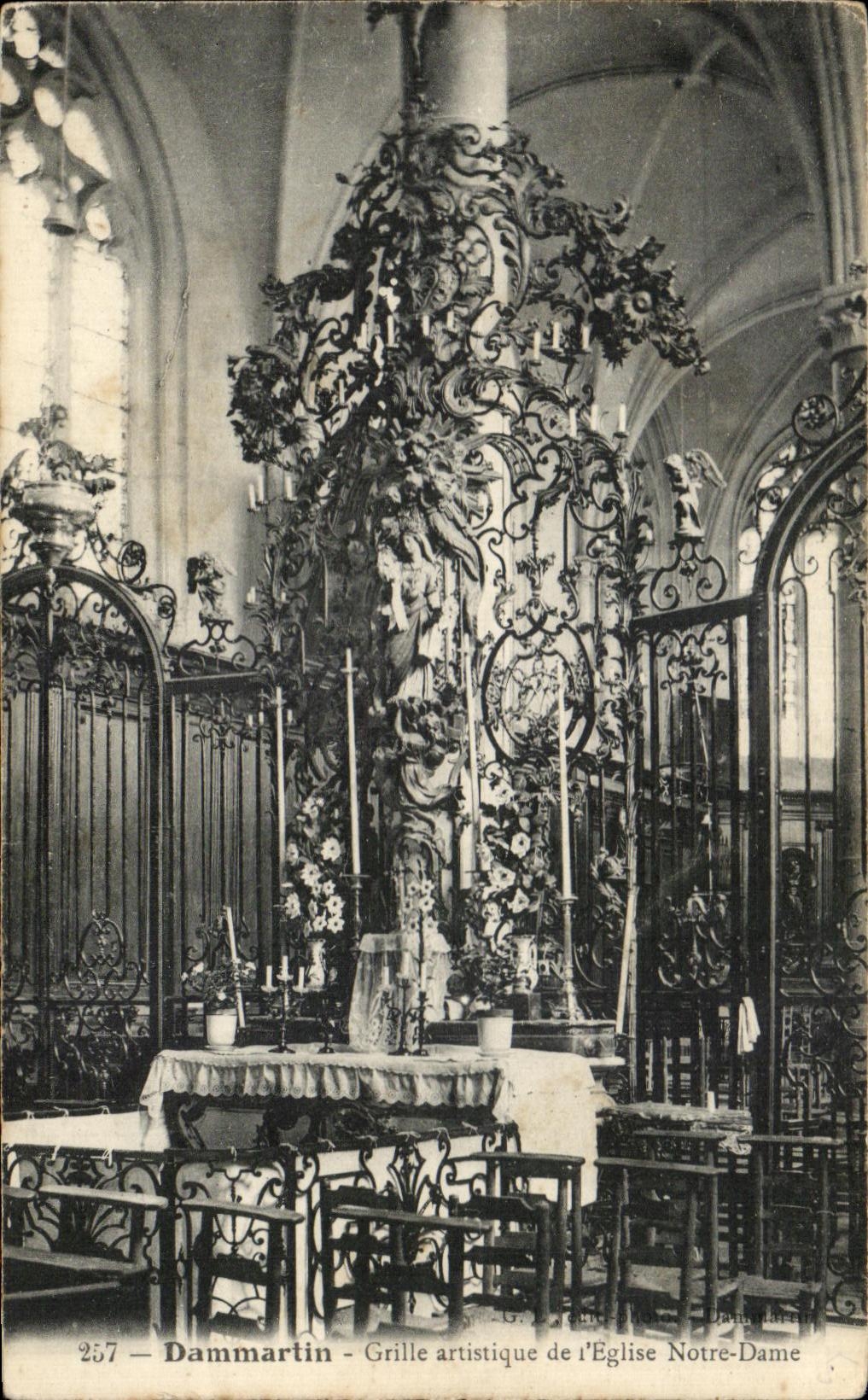 Dammartin - Grille artistique de l'Église Notre-Dame