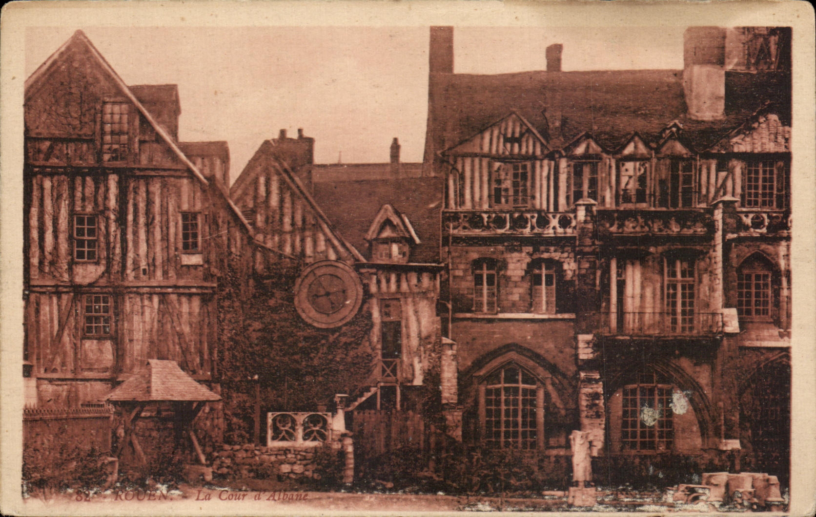 CPA Rouen la cour d'Albane