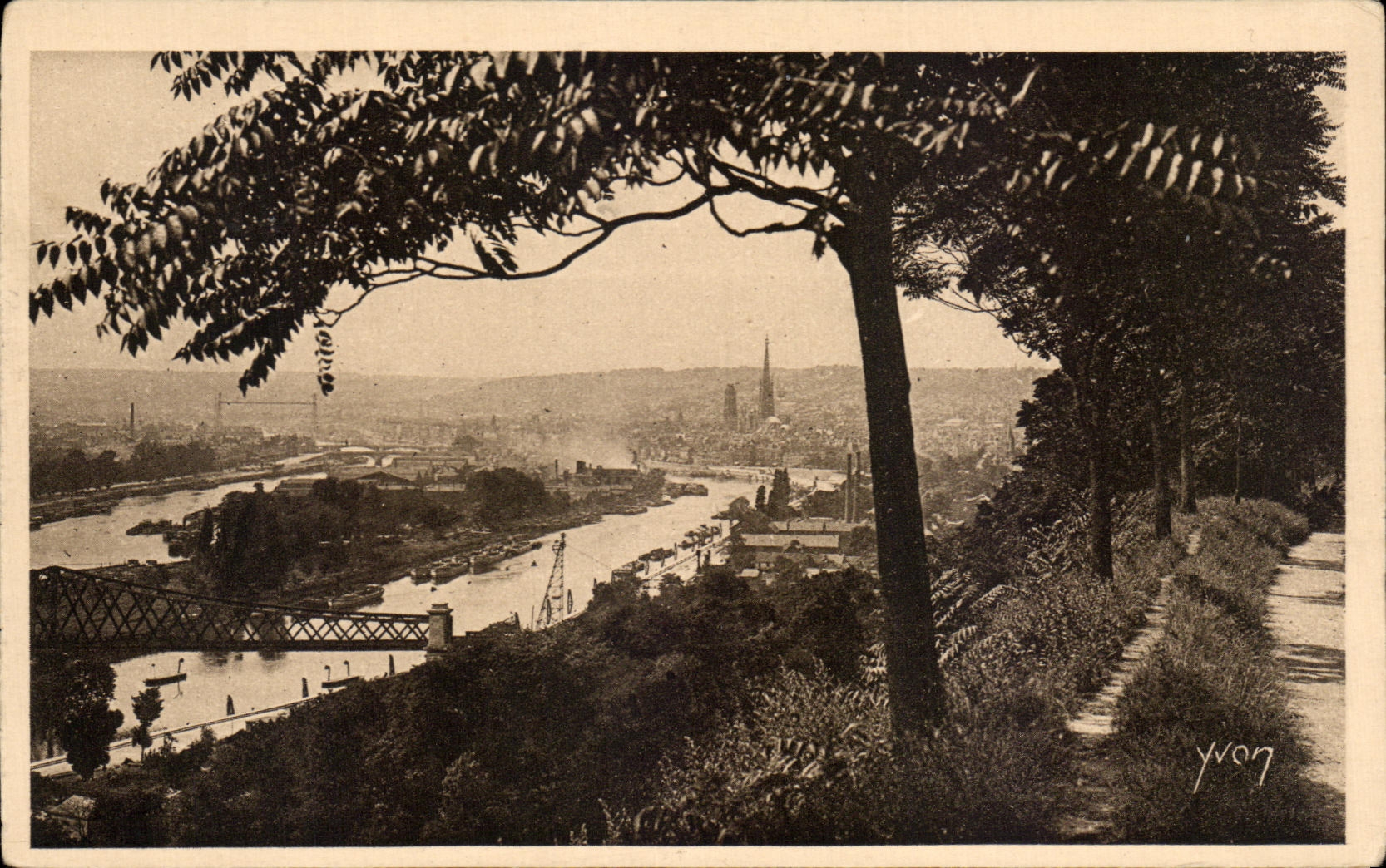 CPA Rouen Vue panoramique de la ville