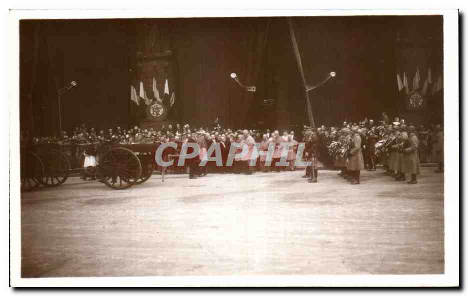 CPA Funerailles Du Marechal Foch Mars Depart de Notre Dame Le clerge Mars 1929 Paris Militaria