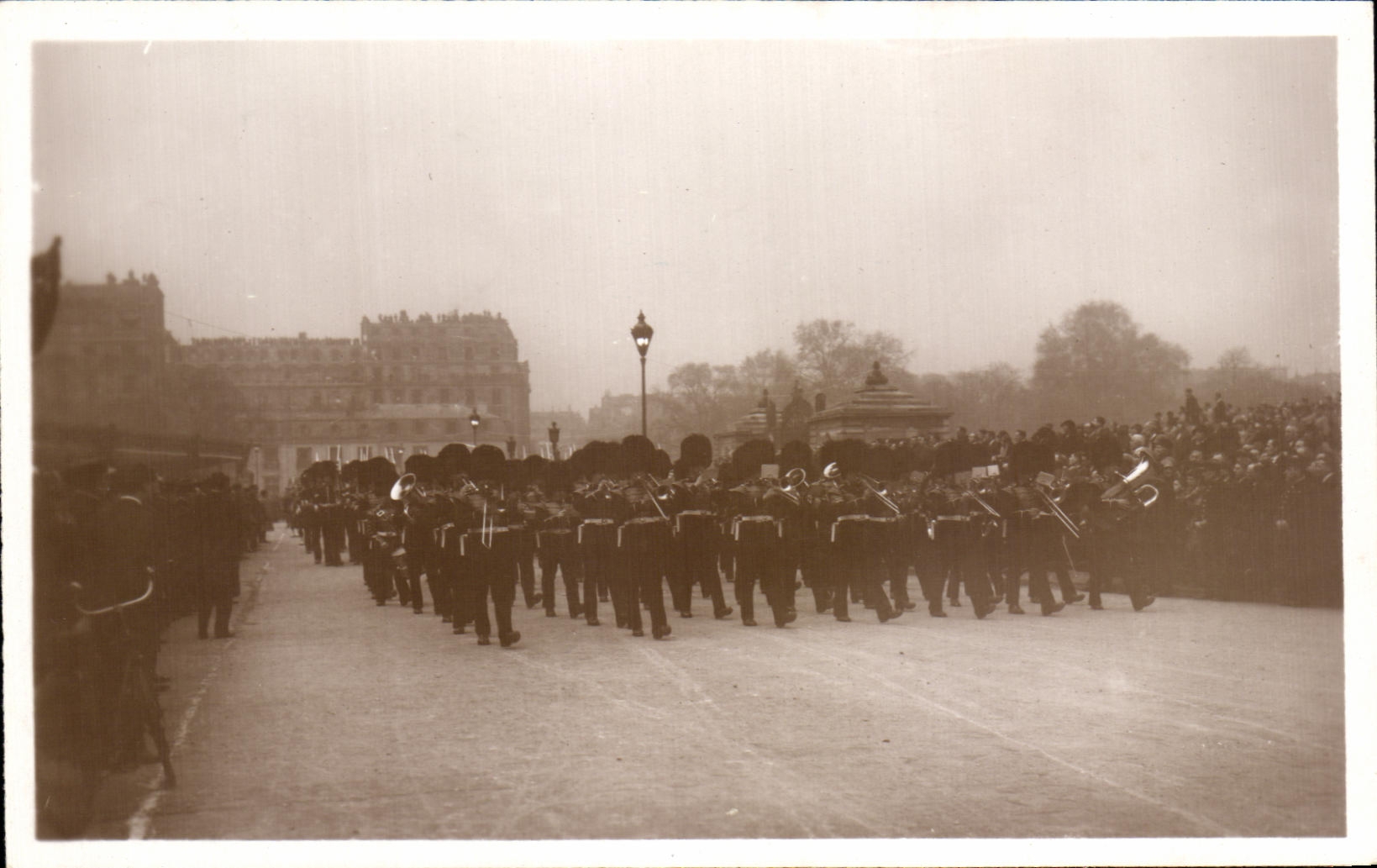 CPA Funerailles Du Marechal Foch Mars Musique des Coldstream Guards Mars 1929 Paris Militaria