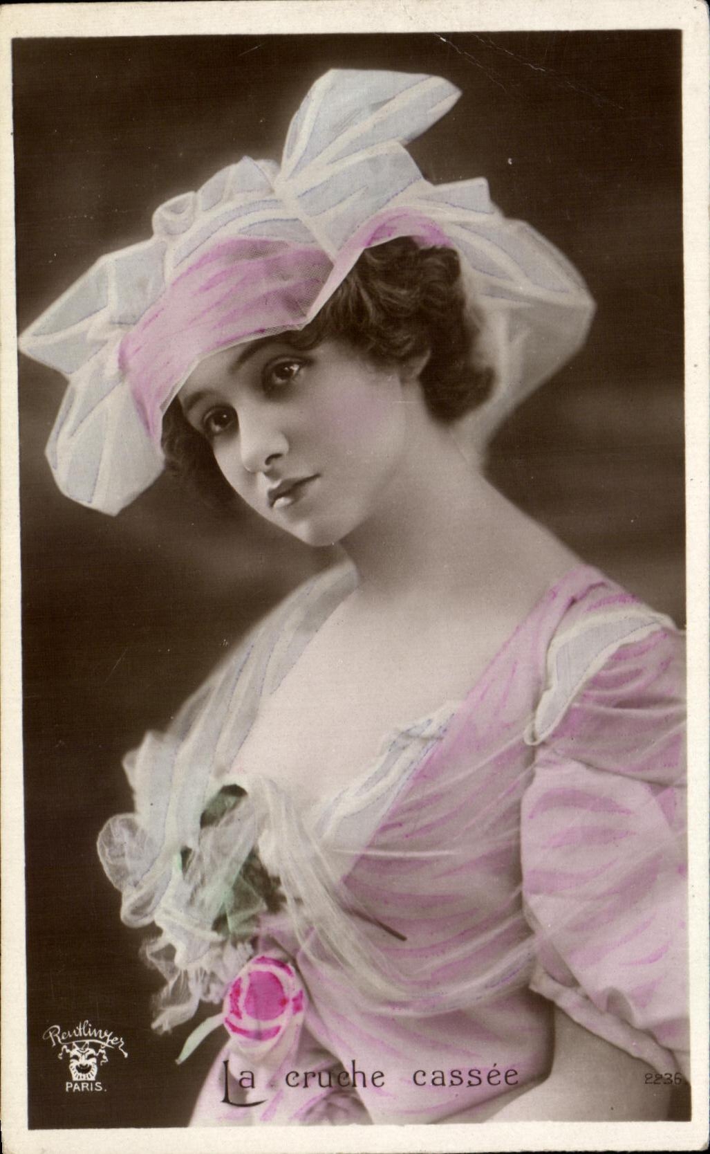 La cruche cassée — portrait féminin en tenue rose — éditeur Reudliner, n° 2235