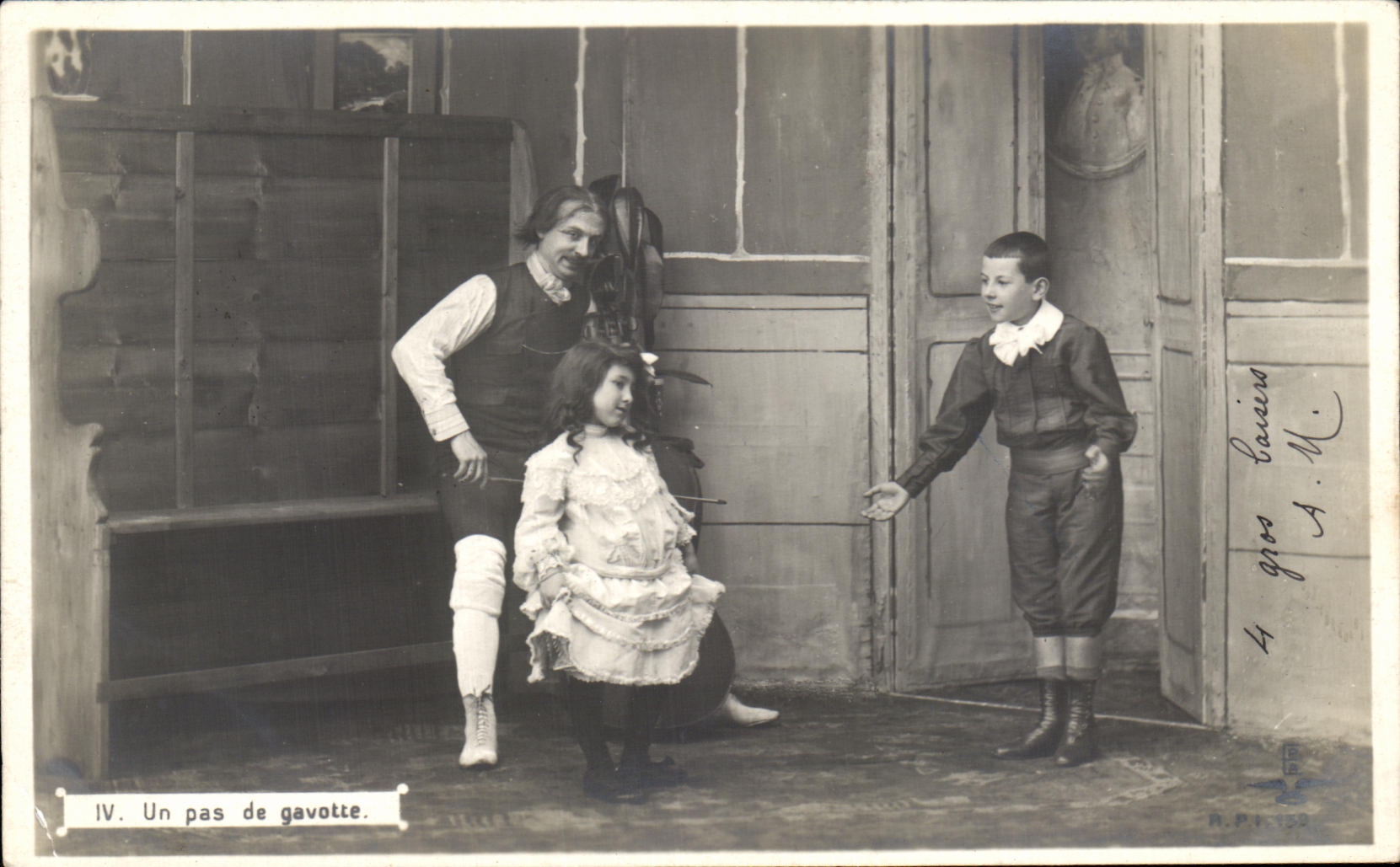 CPA Fantaisie Le maitre a danser Enfants Violoncelle 