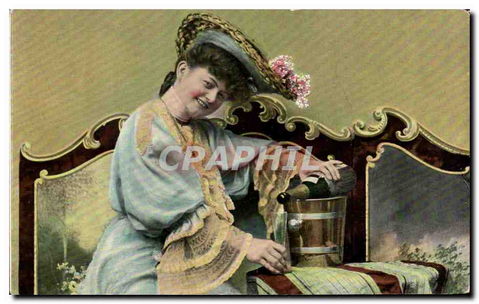 CPA Fantaisie Femme Champagne
