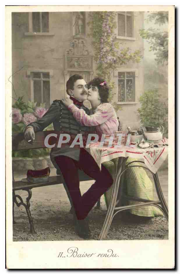 CPA Fantaisie Femme Couple Militaria