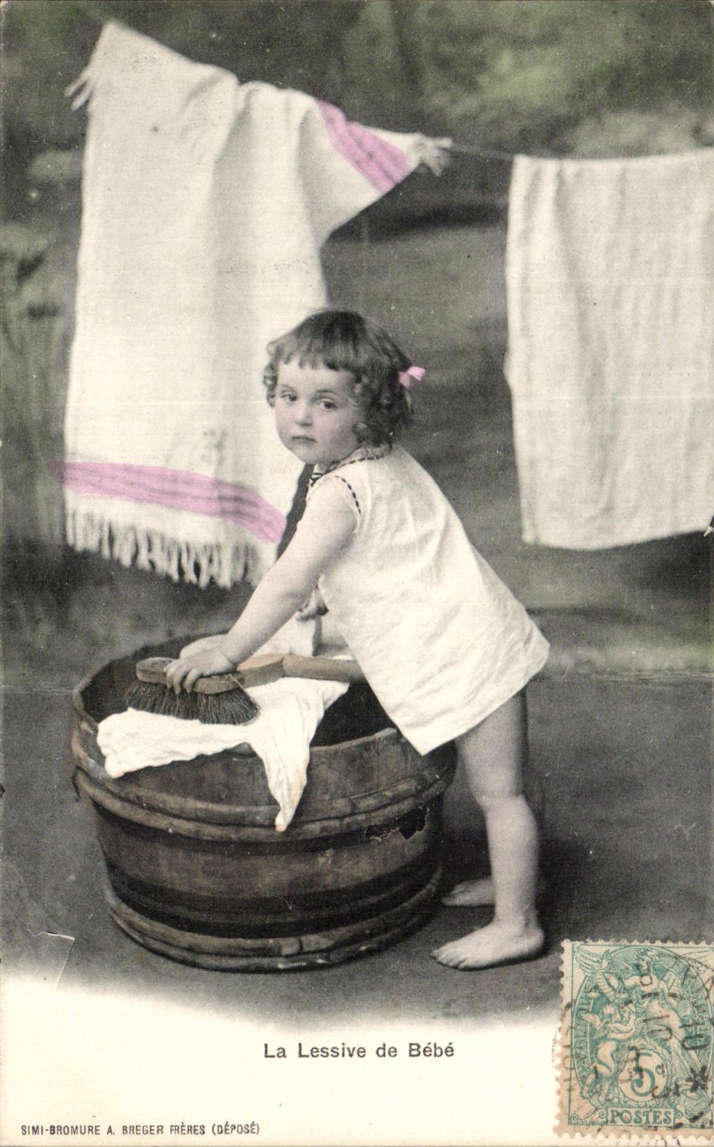 CPA Fantaisie Enfant La lessive de bebe