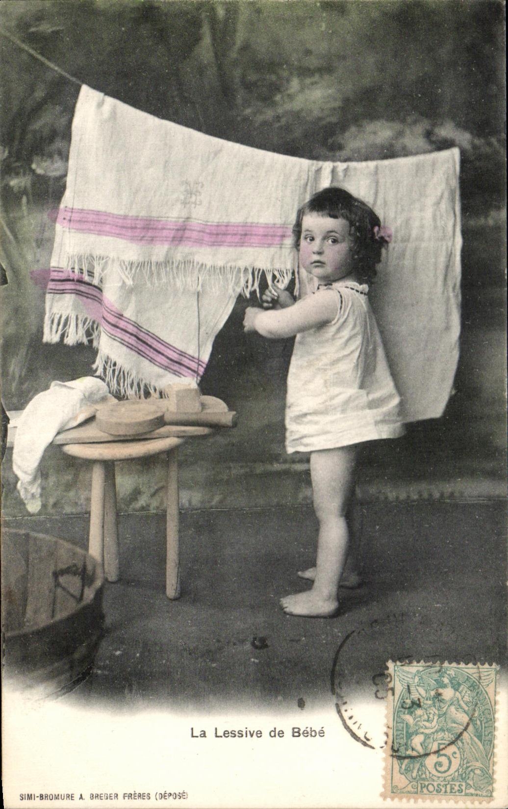 CPA Fantaisie Enfant La lessive de bebe