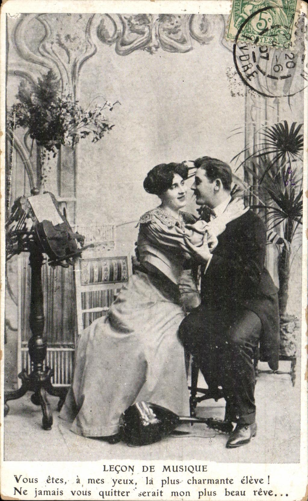 Leçon de musique — scène de couple — éditeur non identifié, n° de série non visible