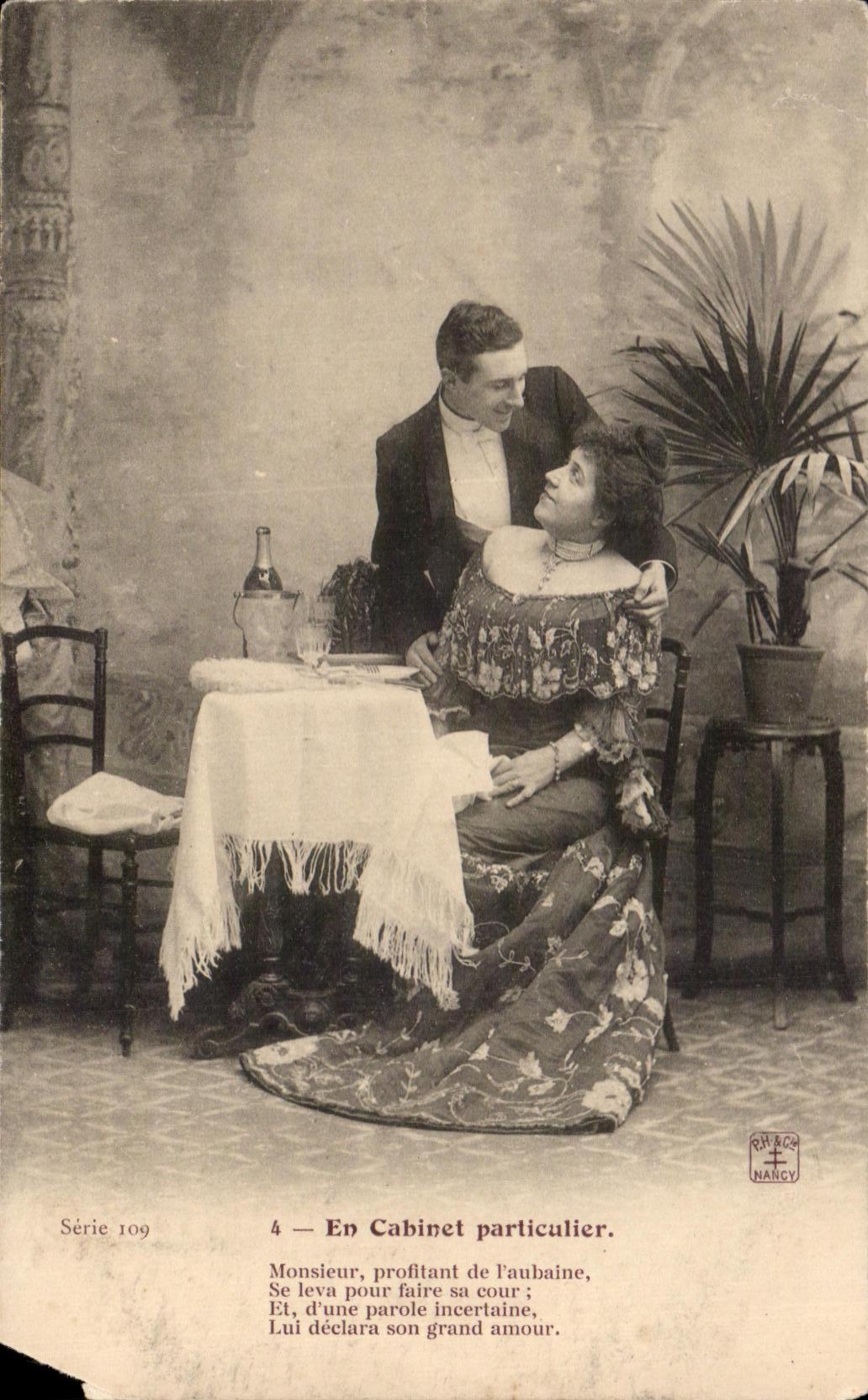 CPA Fantaisie Femme En cabinet particulier