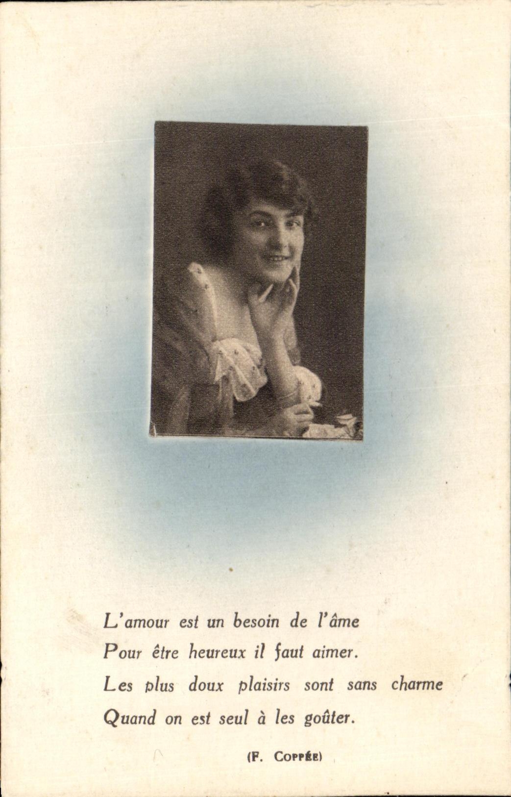 Femme souriante — poème de F. Coppée — éditeur non visible
