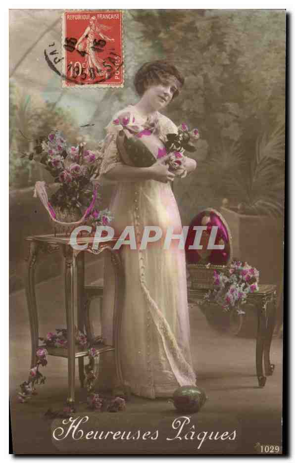 CPA Fantaisie Femme Paques oeufs