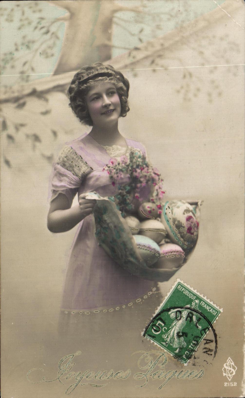 Jeune fille tenant un panier de Pâques — éditeur J. Laguerre, n° 2152