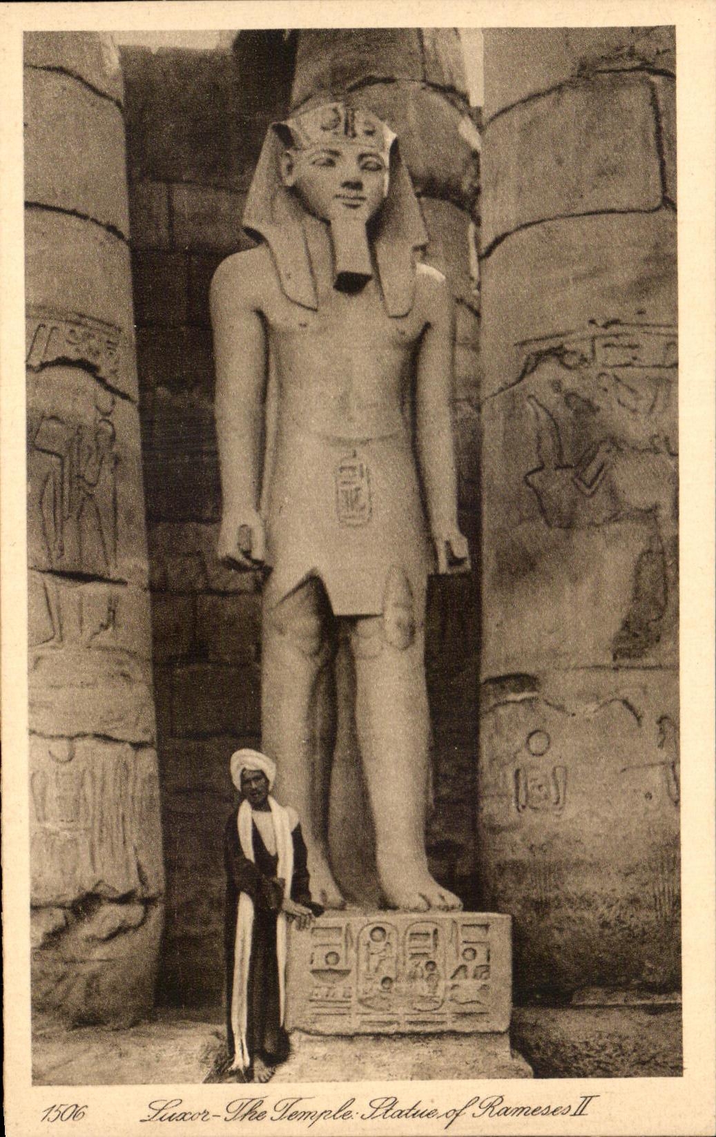 Luxor — Le Temple, Statue de Ramsès II — éditeur Landrock & Landrock, n° 1506