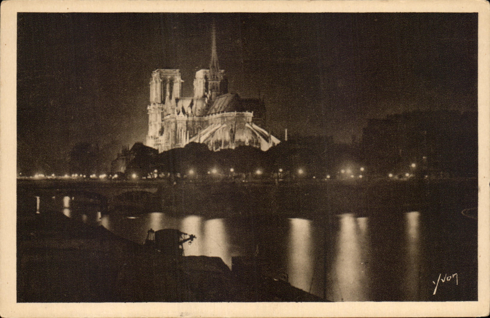 CPA Paris En Flanant Notre Dame illuminee Yvon 