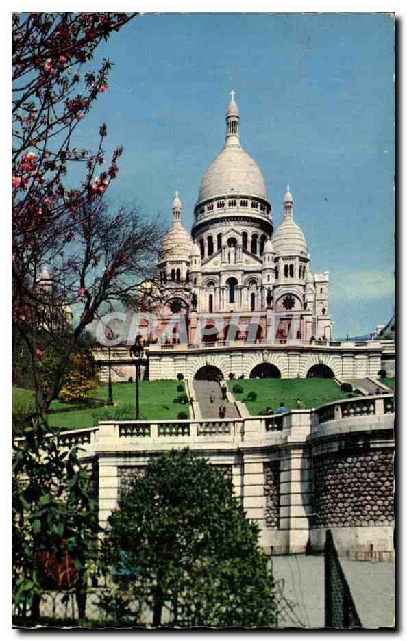 CPA Paris La Basilique du Secre coeur de Montmartre vue des jardins