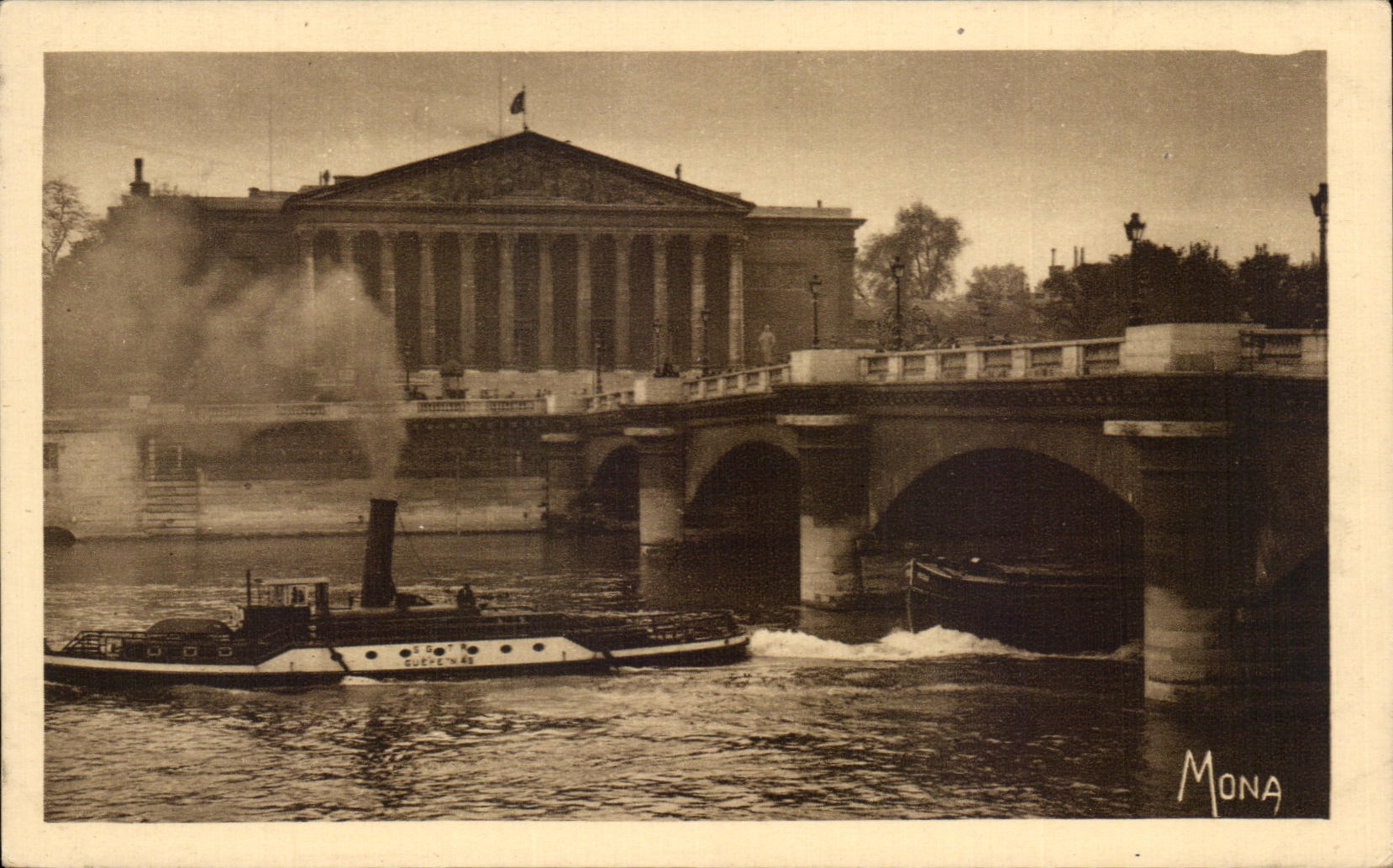 CPA Paris La Chambre des Deputes et le Pont de la Concorde Peniche Bateau