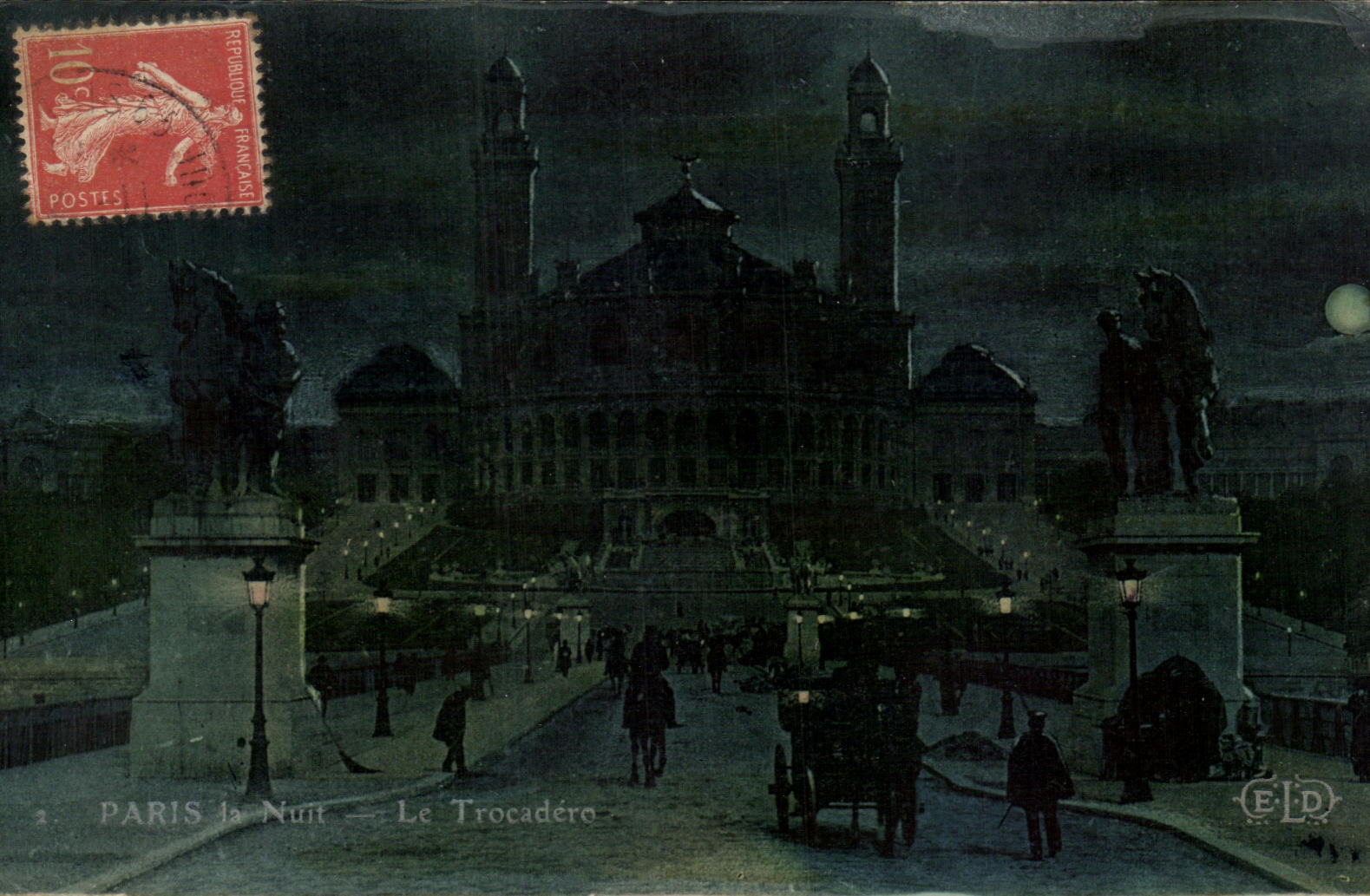CPA Paris La Nuit Le Trocadero