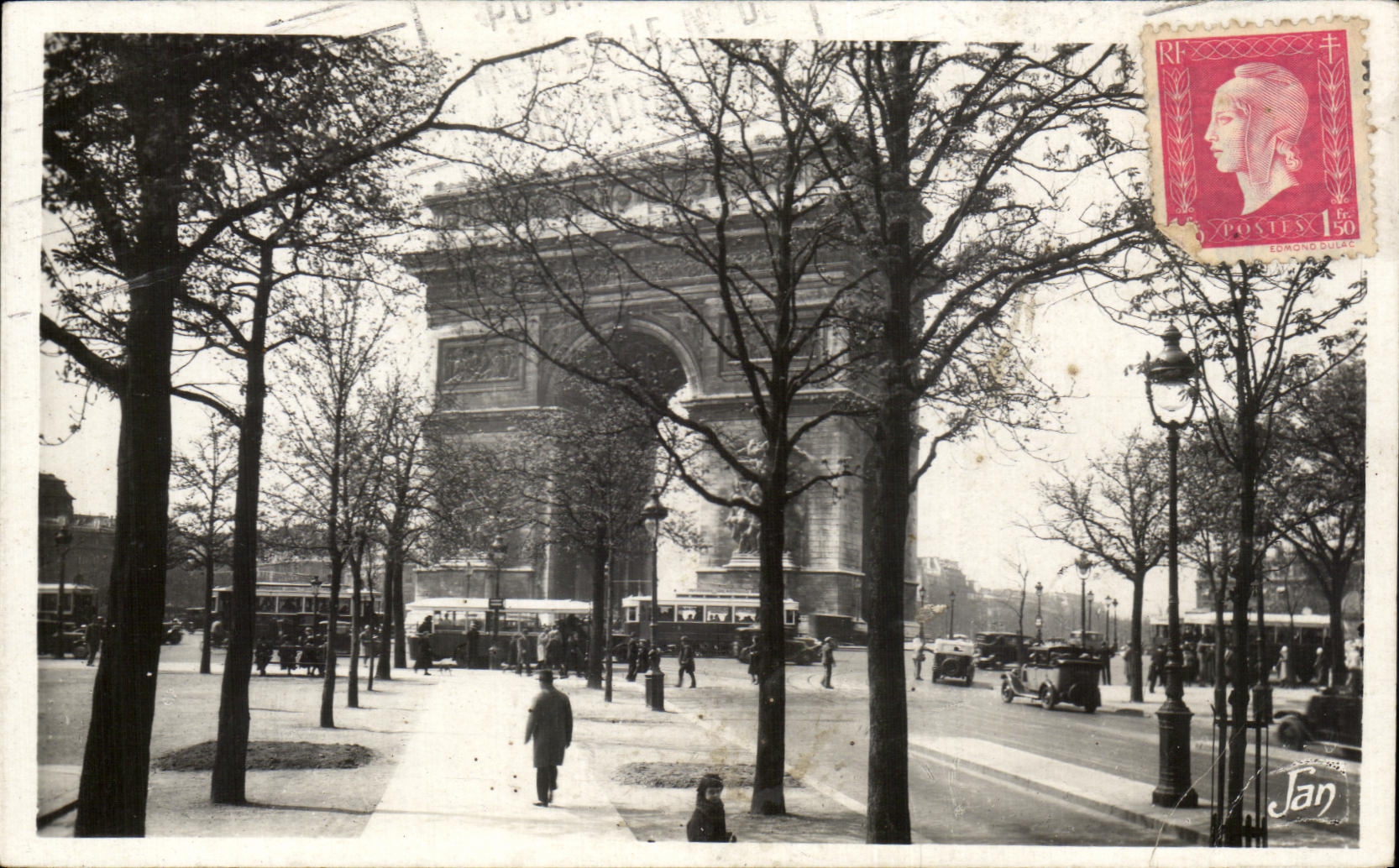 CPA Paris L'Avenue Friedland Et l'Etoile Arc de Triomphe