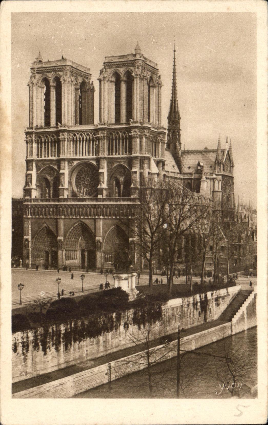 Notre-Dame de Paris — Church Notre-Dame — Édition d'Art YVON, Série N°3